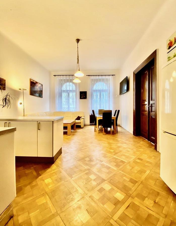 Spacious Cozy Apartments In Centre Prague Exterior photo